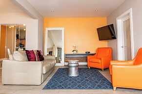 Oceanside Hotel and Suites