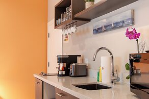 Oceanside Hotel and Suites