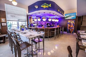 Oceanside Hotel and Suites