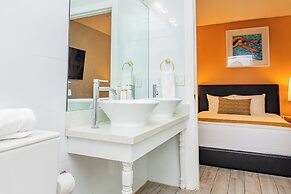 Oceanside Hotel and Suites