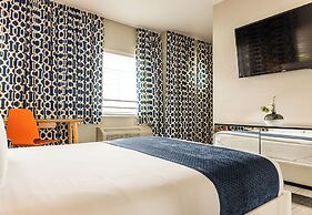 Oceanside Hotel and Suites