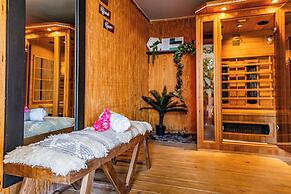 Oceanside Hotel and Suites