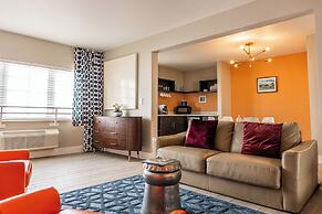 Oceanside Hotel and Suites