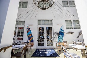 Oceanside Hotel and Suites