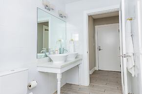 Oceanside Hotel and Suites