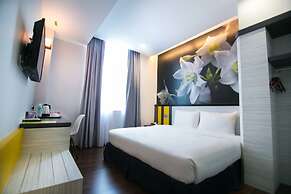 Indra Hotel - Boutique Suites