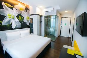 Indra Hotel - Boutique Suites