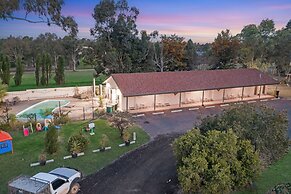 Castlereagh Motor Inn