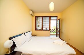 Lighthouse Apartments & Villas