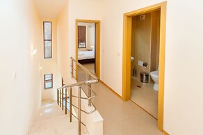 Lighthouse Apartments & Villas