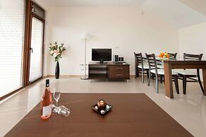 Lighthouse Apartments & Villas