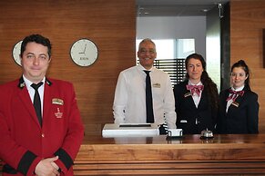 Lighthouse Apartments & Villas