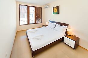 Lighthouse Apartments & Villas