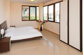 Lighthouse Apartments & Villas