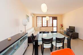 Lighthouse Apartments & Villas