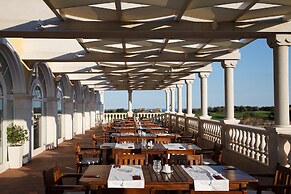 Lighthouse Apartments & Villas