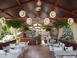 Hotel Rural La Raya 1866