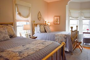 McCall House Boutique Inn