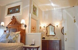 McCall House Boutique Inn