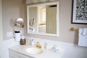 McCall House Boutique Inn