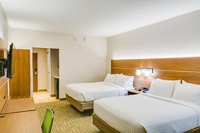 Holiday Inn Express & Suites Russellville by IHG
