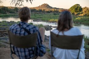 Baluleni Safari Lodge