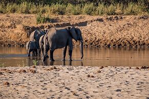 Baluleni Safari Lodge