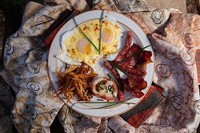 Baluleni Safari Lodge