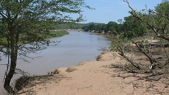 Baluleni Safari Lodge