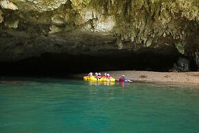 Lamanai Landings Hotel and Marina