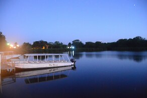 Lamanai Landings Hotel and Marina