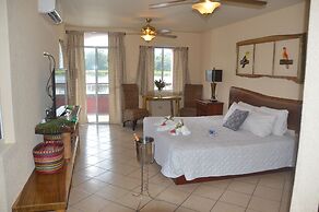 Lamanai Landings Hotel and Marina