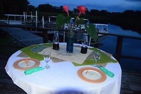 Lamanai Landings Hotel and Marina