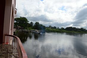 Lamanai Landings Hotel and Marina