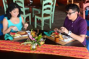 Lamanai Landings Hotel and Marina