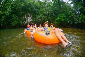 Lamanai Landings Hotel and Marina