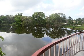 Lamanai Landings Hotel and Marina