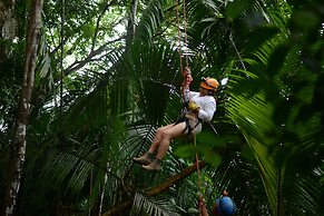 Lamanai Landings Hotel and Marina