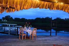 Lamanai Landings Hotel and Marina