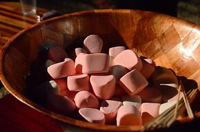 Lamanai Landings Hotel and Marina