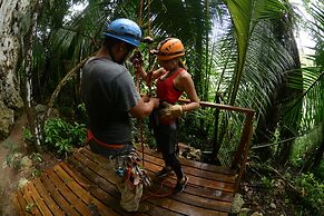 Lamanai Landings Hotel and Marina