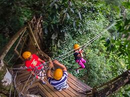 Lamanai Landings Hotel and Marina