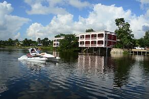 Lamanai Landings Hotel and Marina