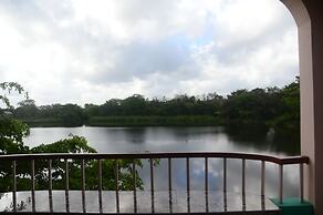 Lamanai Landings Hotel and Marina