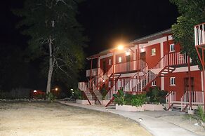 Lamanai Landings Hotel and Marina