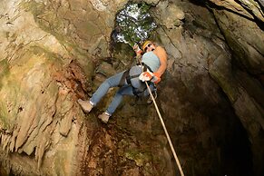 Lamanai Landings Hotel and Marina