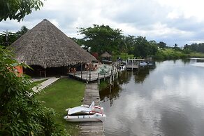 Lamanai Landings Hotel and Marina