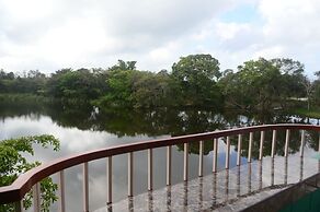 Lamanai Landings Hotel and Marina