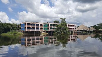Lamanai Landings Hotel and Marina