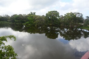 Lamanai Landings Hotel and Marina